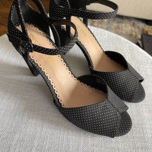 Black and white polka dot fabric heels with straps, size 7.5